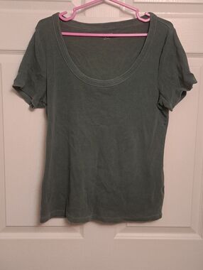 Classic Scoop Neck Women’s Top - Olive Green Old Navy XL 14/16 Ribbed
